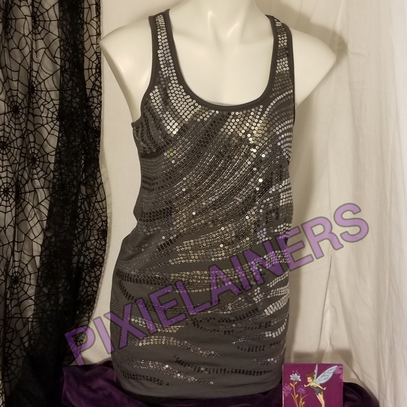 No Boundaries Tops - EUC!!! Gray sequined long tank. GLAM & COMFORT!